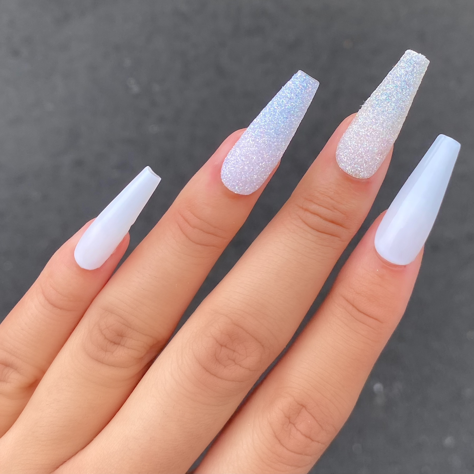 I like the asymmetric accent nails and the two tone leaf stamp. | Summer  nails, Nail art summer, Fall manicure